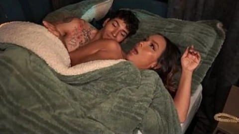 Kataleya Gil & Stepmom - Hotel Bed Sharing Surprise